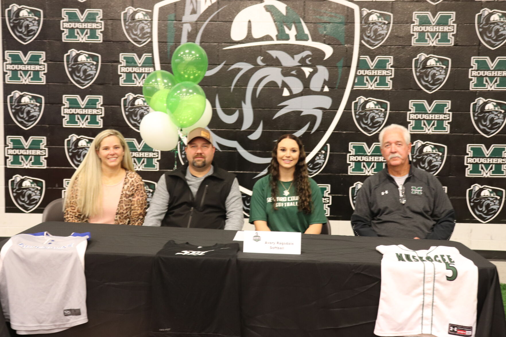 Ragsdale signs